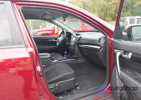 2015 Kia Sorento Lx z USA, uszkodzony, nr VIN 5XYKT4A68FG581258